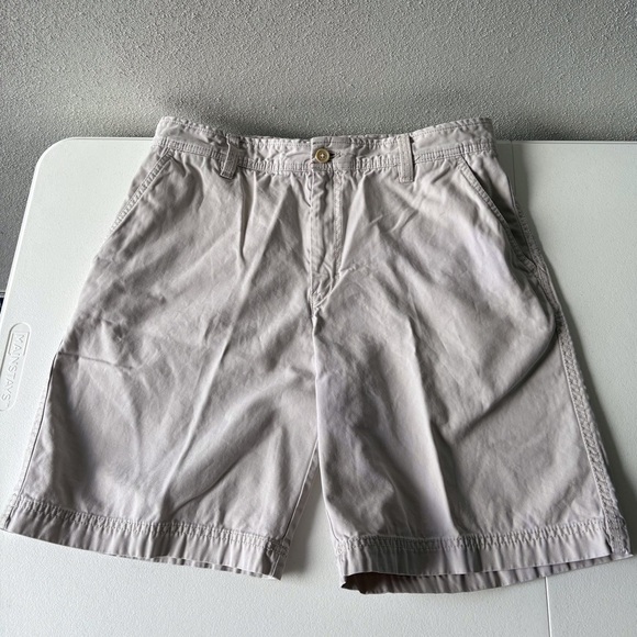 IZOD Saltwater Light Khaki Size 34 Chino Short Preppy Beach Vacation Cruise - Picture 1 of 9